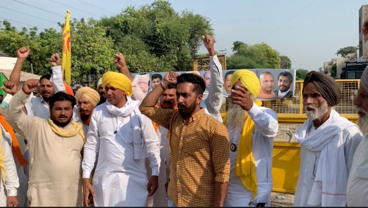 A day after Dussehra, farmers burnt effigies of central and state government