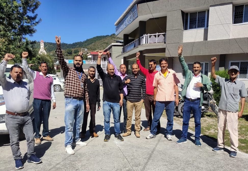 Work boycott done for two hours on 18 point demands