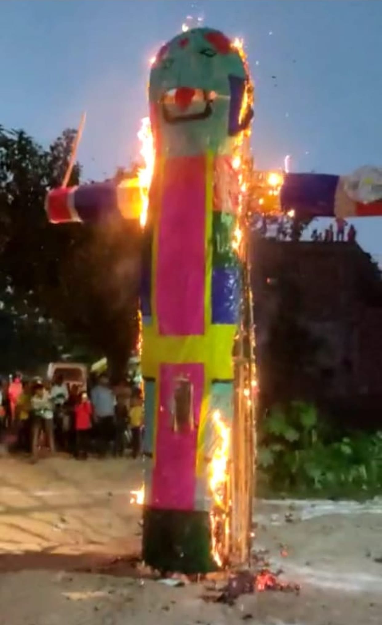 Money Vijayadashami with gaiety, Ravana combustion happened in many places
