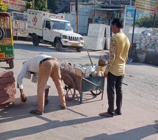 Municipality team reached Mohalla Pathar Mandi