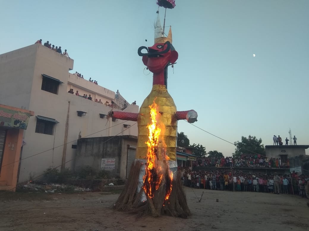 effigies of ravana burnt to ashes
