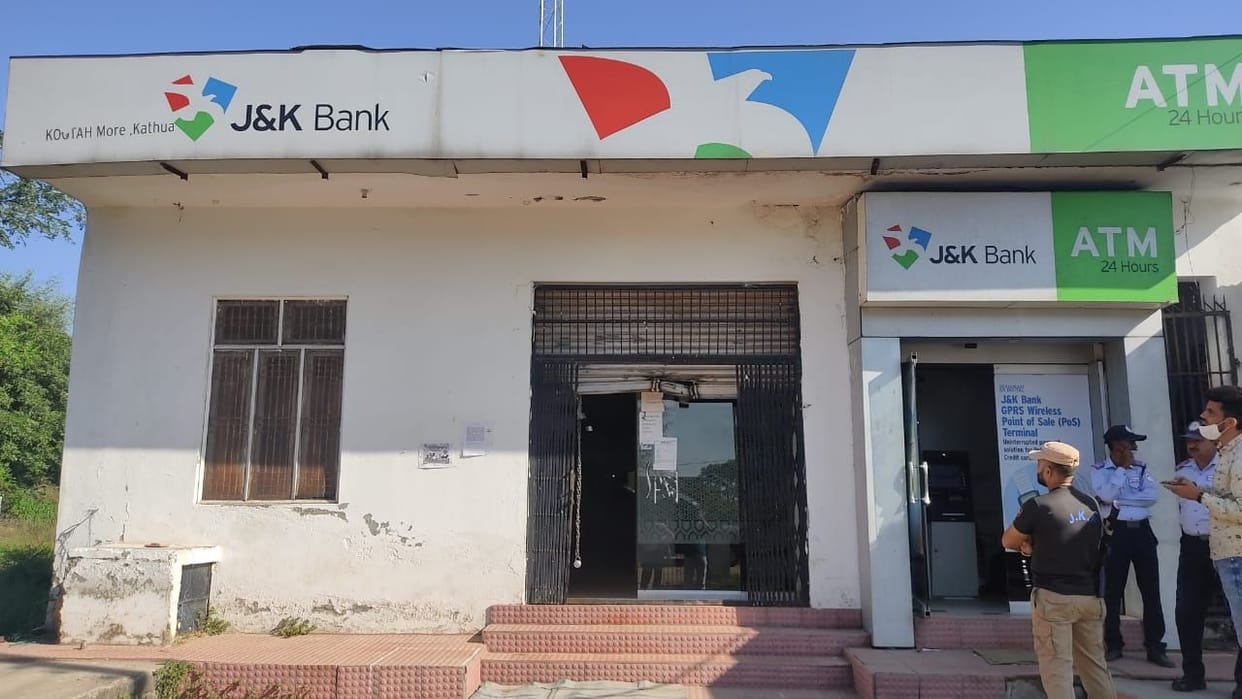 Thieves entered the bank by cutting the shutter