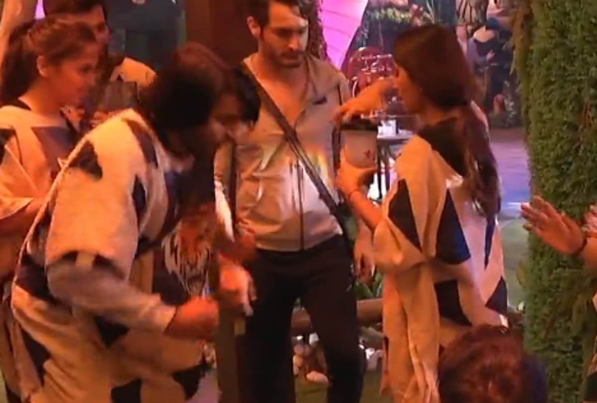 Bigg Boss 15 contestant Tejasswi Prakash Vishal Kotian  and jay bhanushali enter in main house win the task