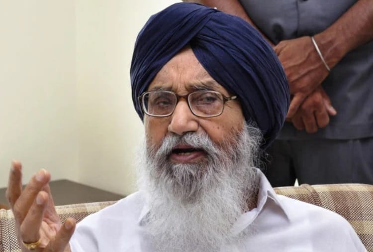 Former Punjab CM Parkash Singh Badal asked all political parties to unite against Centre  decision