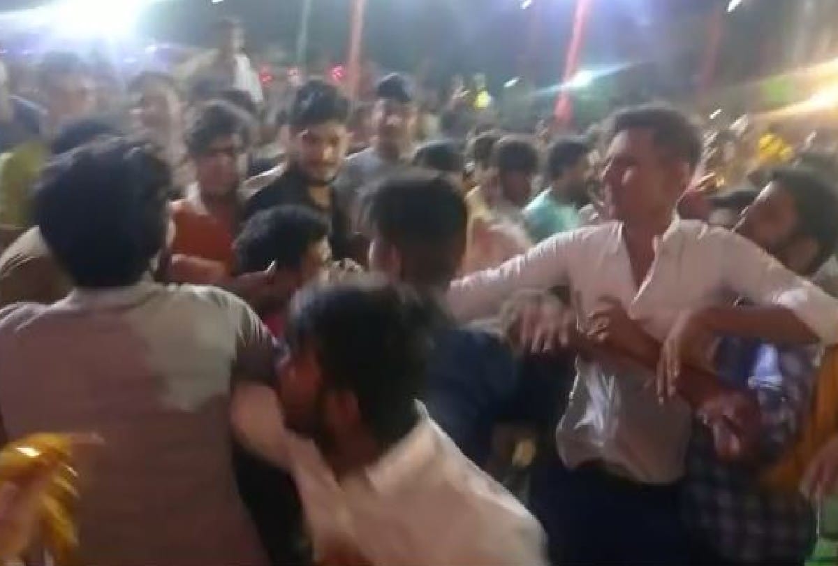 clashes between two groups during Ramleela in Govardhan mathura