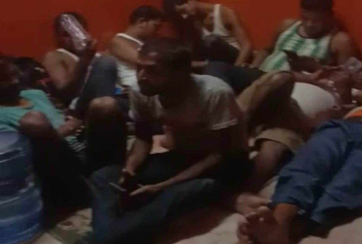 Youth trapped in Dubai craving for food and water