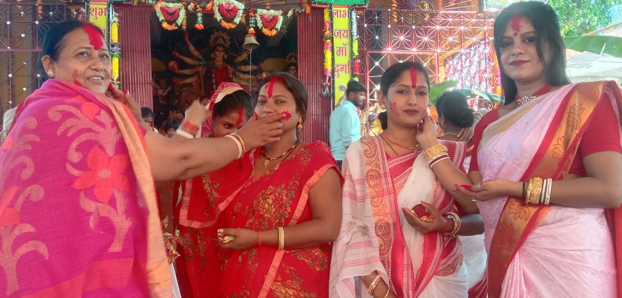 Farewell to Durga Mata with tearful eyes on Vijayadashmi