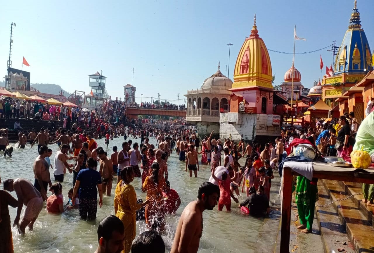haridwar news: Gang nahar closed, only one and half feet water remained on Harki Padi, see photos