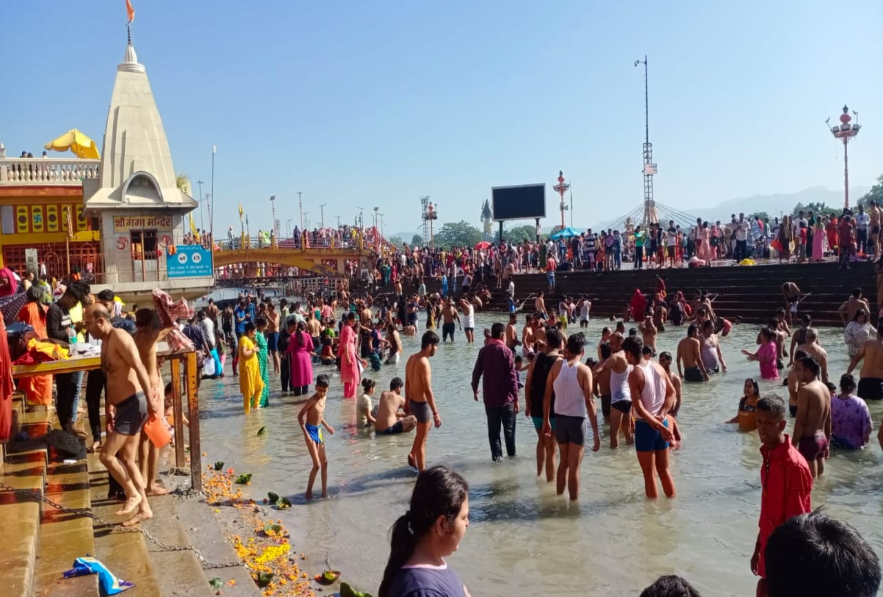 haridwar news: Gang nahar closed, only one and half feet water remained on Harki Padi, see photos