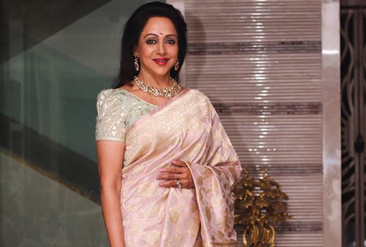 Bollywood When Dharmendra was against Isha and Ahana dancing Hema Malini opposed the actor like this