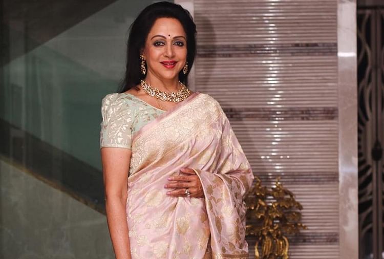 When Scary Incidents Happened At Night With Hema Malini She Told The Whole Truth In The Interview - Entertainment News: Amar Ujala - किस्सा:जब हेमा मालिनी के साथ रात में होती थीं डरावनी घटनाएं, एक्ट्रेस ने इंटरव्यू में बताया था पूरा सच