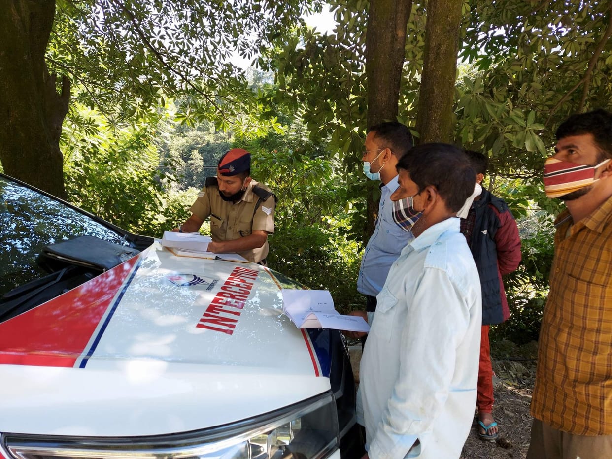 Challan of 12 drivers, one vehicle seized