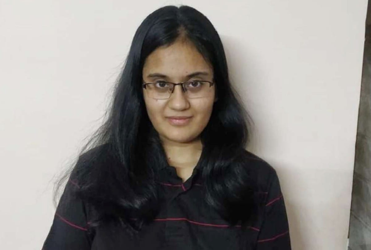 JEE Advanced 2021 Female Topper Kavya Chopra Biography