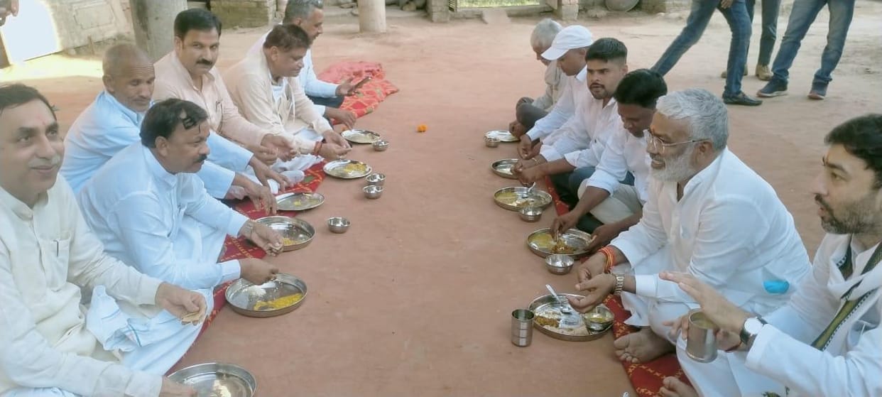 BJP state president ate food at scheduled worker's place
