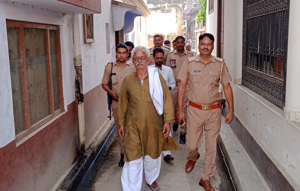 Farmer leader under house arrest due to effigy burning, many arrested