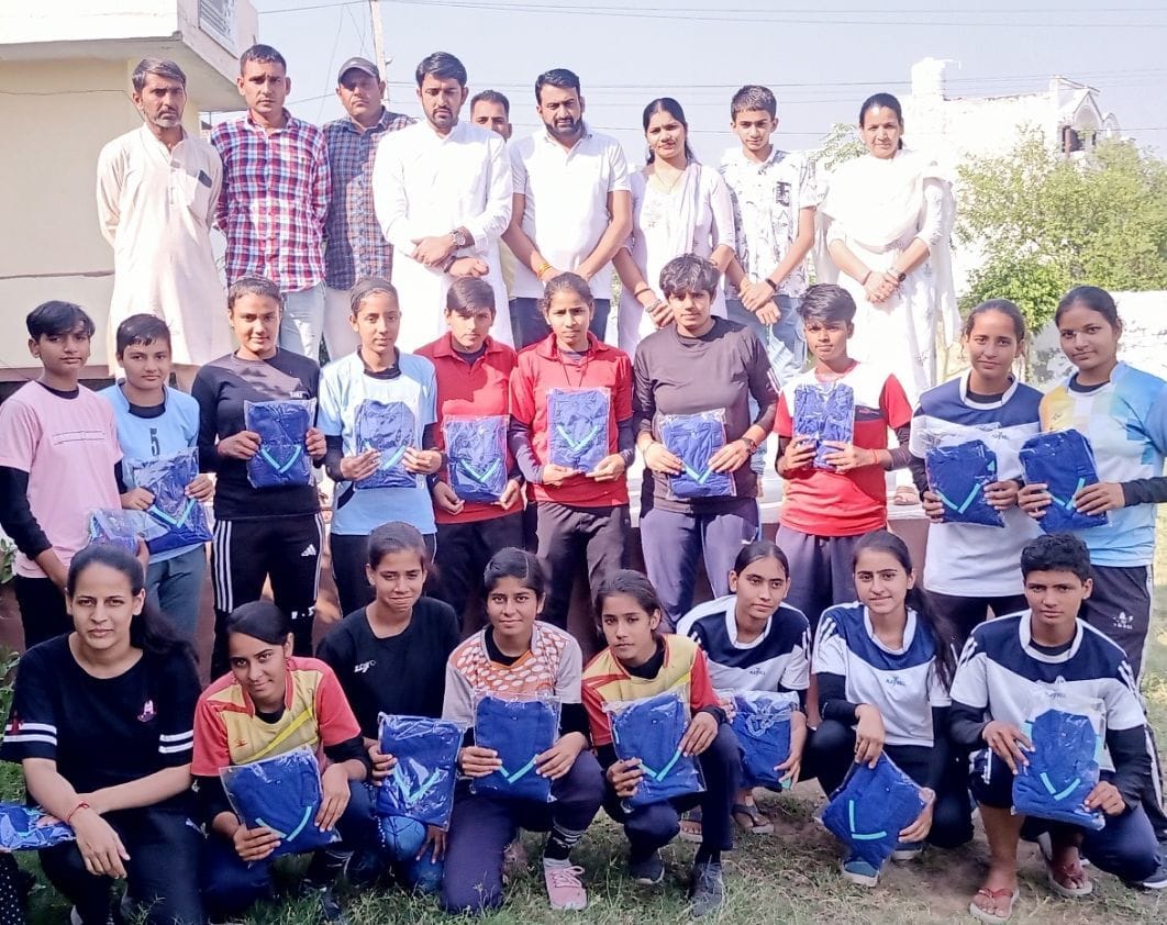 Women's team leaves for state level football competition