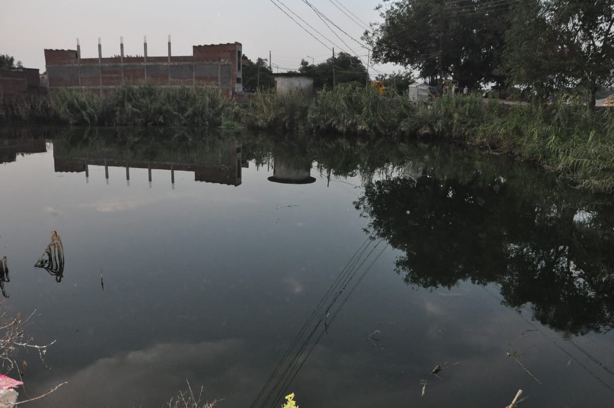 Waterlogging in sixteen localities, the danger of dengue, malaria due to non-spraying of medicine