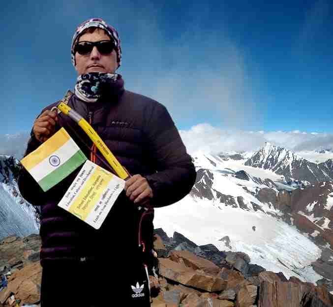 Dr. Kadyan hoisted the tricolor on the 6111 meter high Yunam Peak