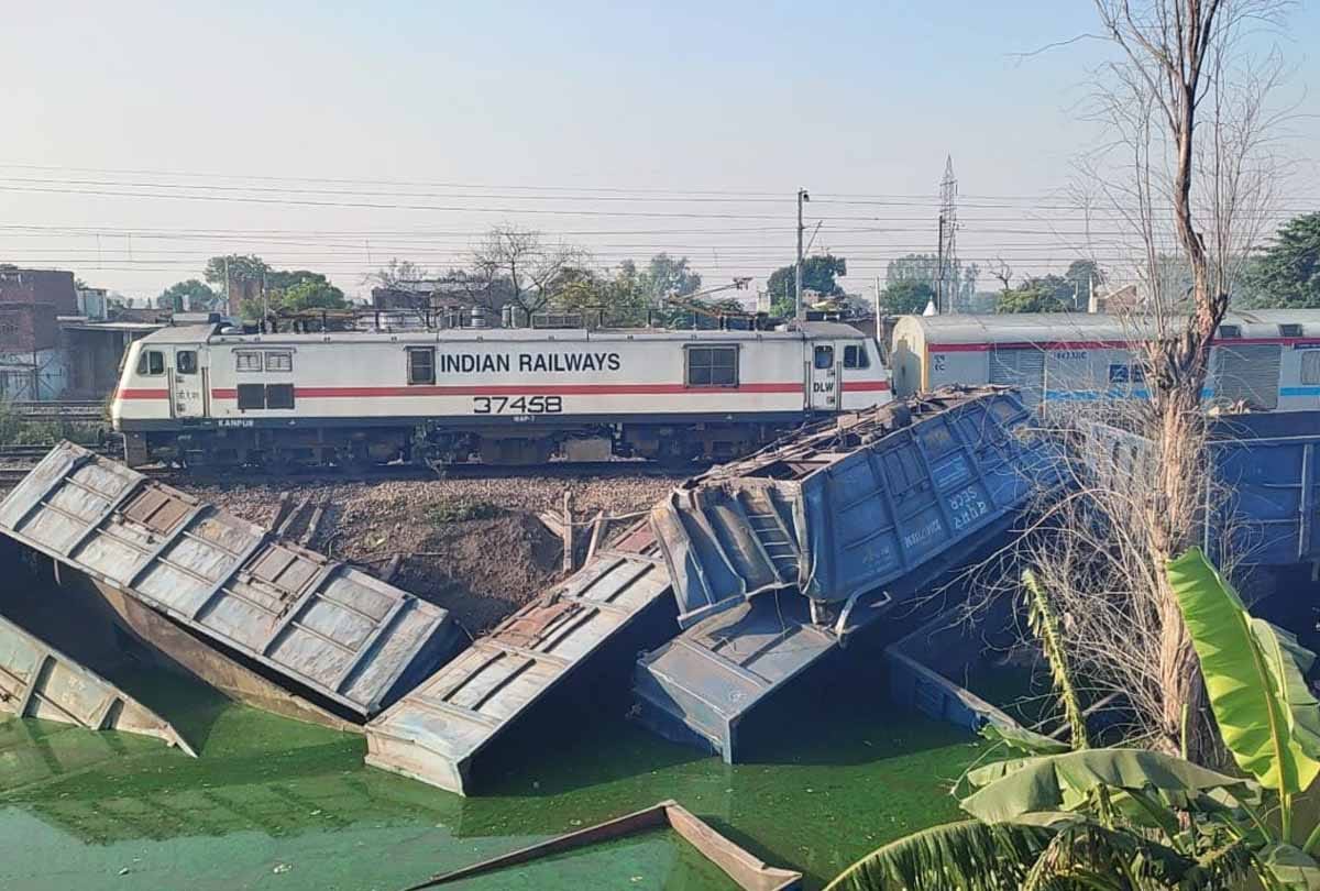 Derailed goods train: Why did leave DFC and freight train run on main line, investigation will start