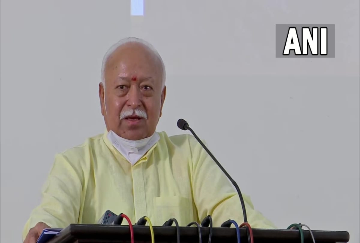 Mohan Bhagwat meets to CM Yogi Adityanath.
