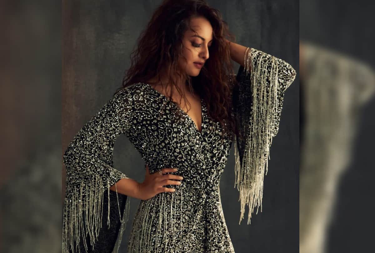 sonakshi sinha glamorous photos in green outfit amid rumours with actor zaheer iqbal