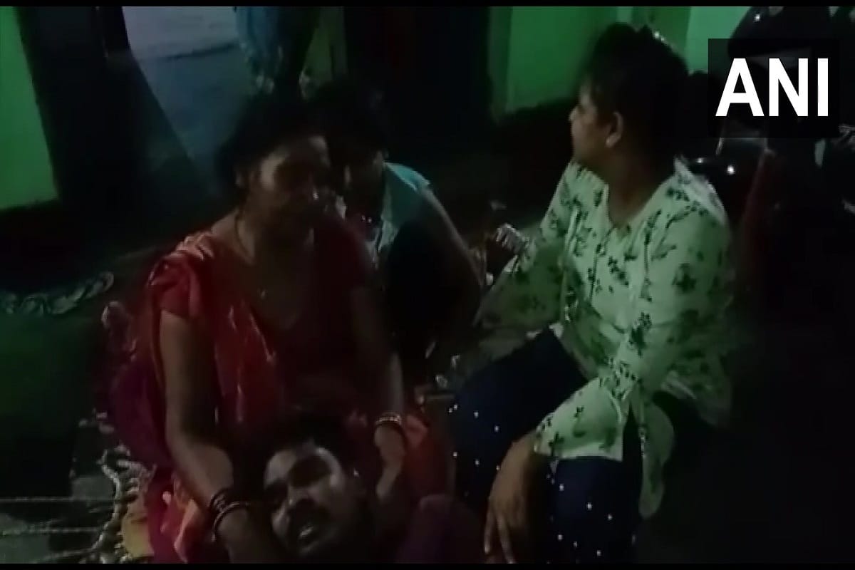 Banka, Bihar: Family members of a gol gappa seller Arbind Kumar Sah mourns his death