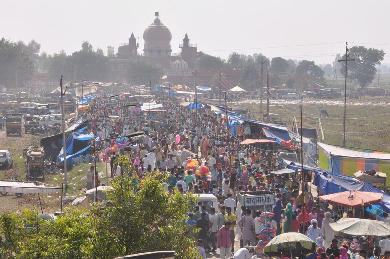 Worship started from 4 o'clock in the morning, lakhs of devotees reached the fair