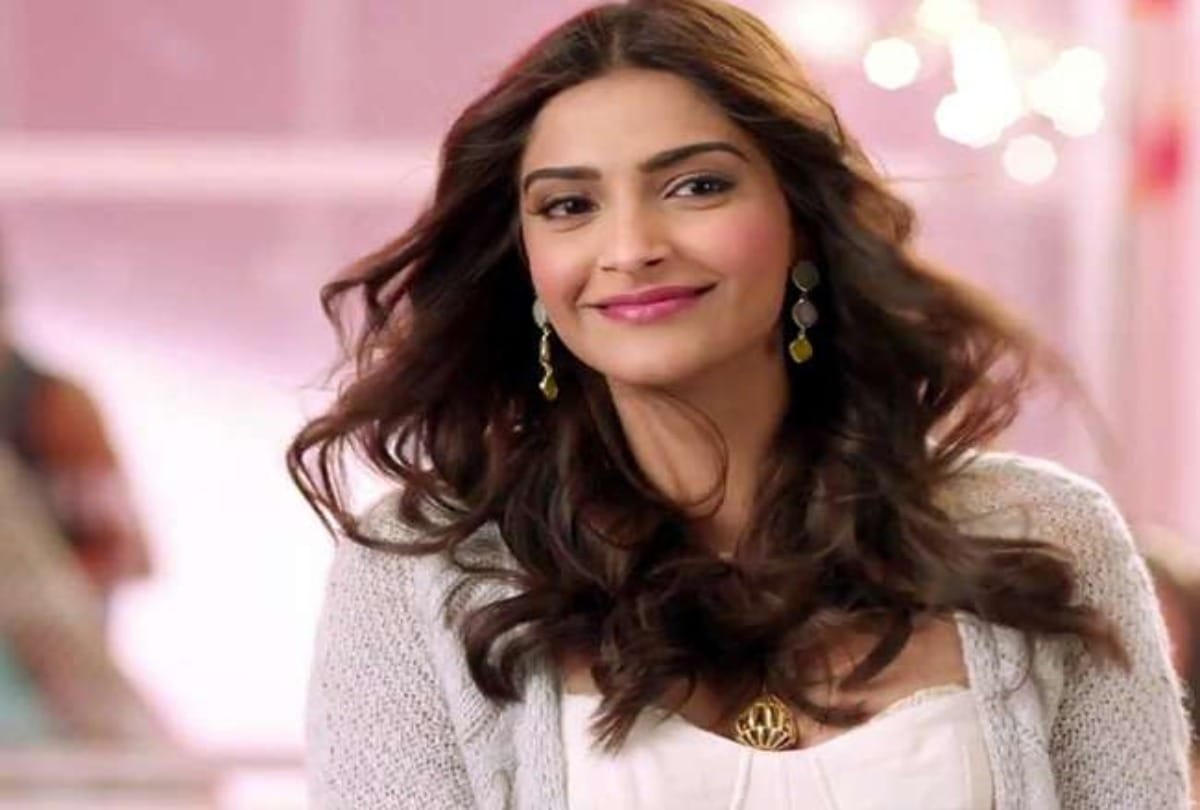 Bollywood actress Sonam Kapoor's house stolen