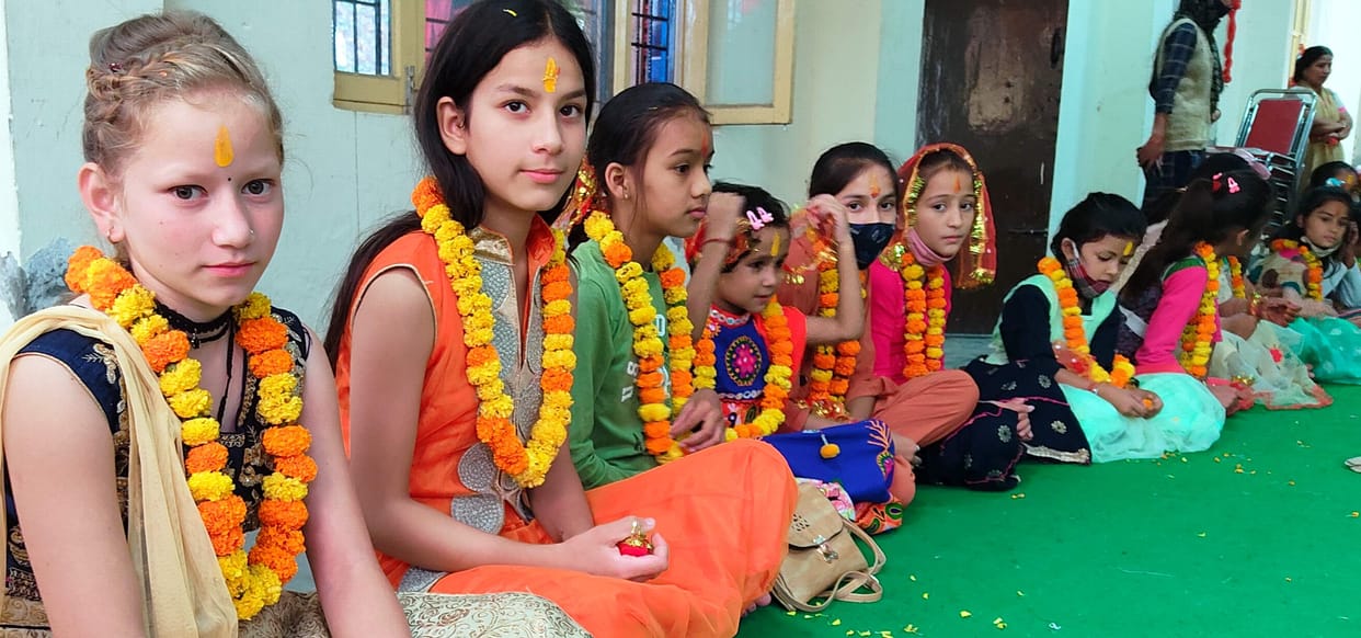 BJP Mahila Morcha worshiped 101 girls