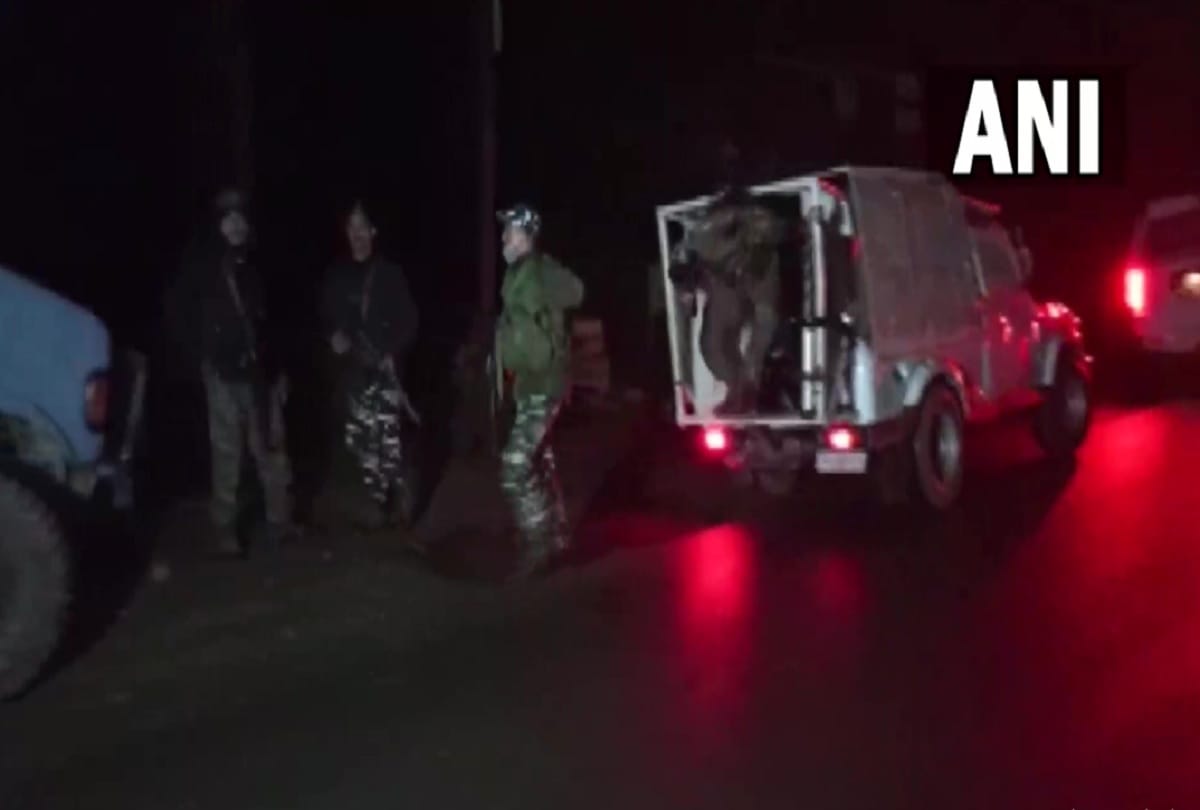 two local labourer shot at in ganjipora kulgam by terrorists