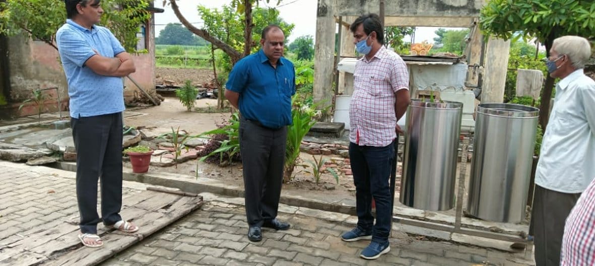 Doctors and workers absent from Jan Arogya Mela