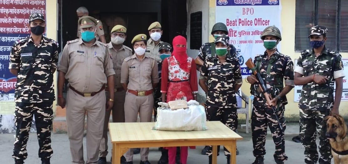 Girl arrested with ten kilos of charas