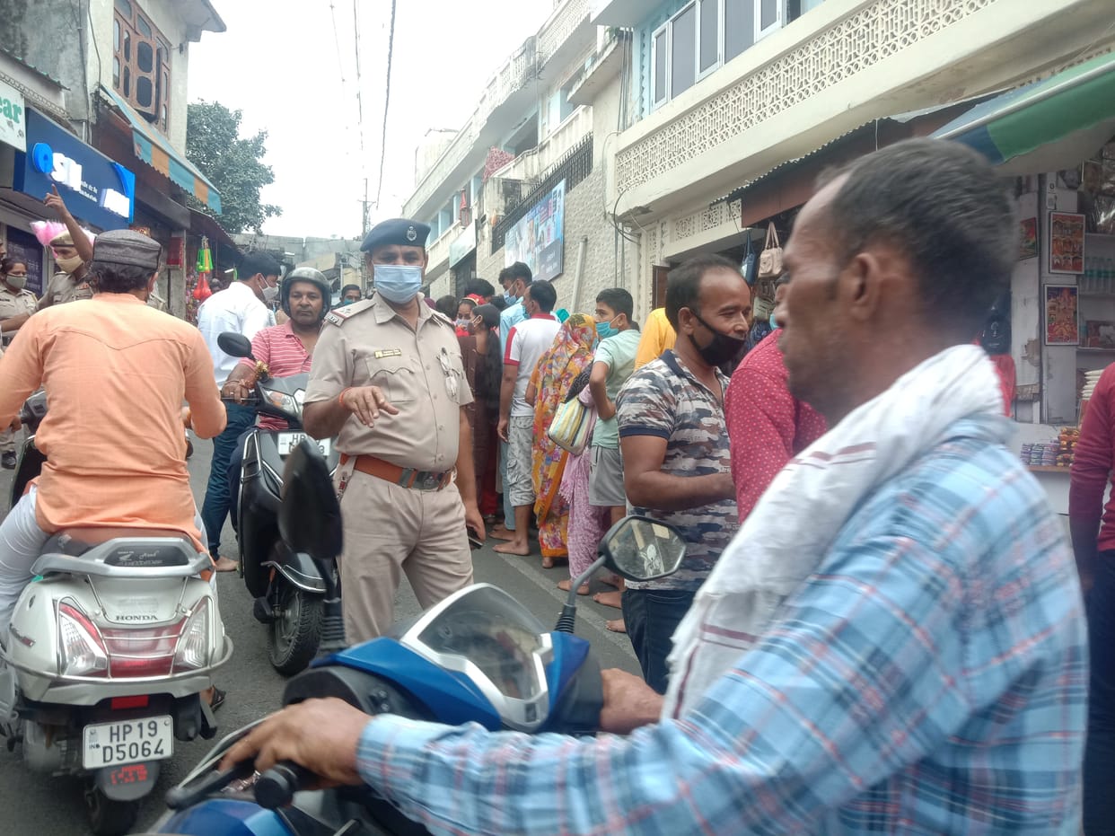 Devotees gathered in Chintpurni, administration showing helpless