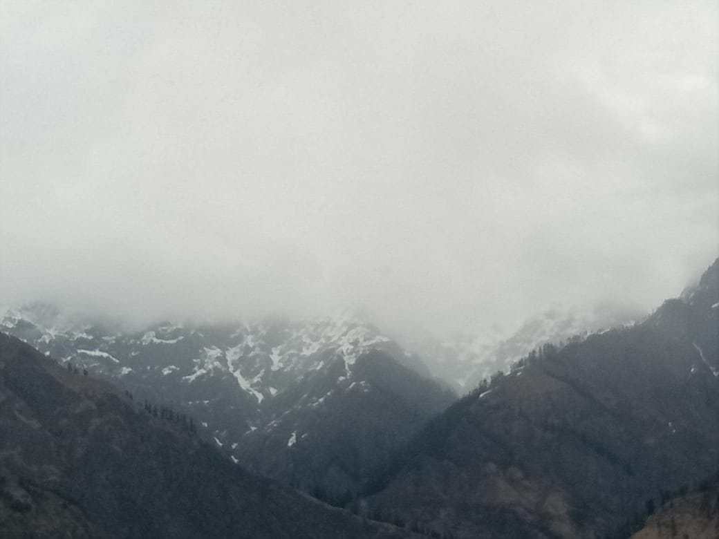 Snowfall in the peaks of Bharmour-Pangi
