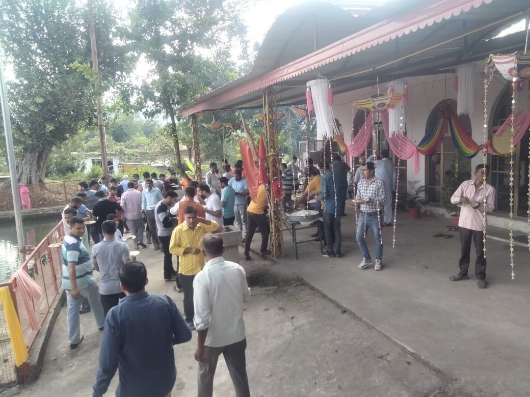 People took prasad in the Bhandara held at Sheetla Mata Temple