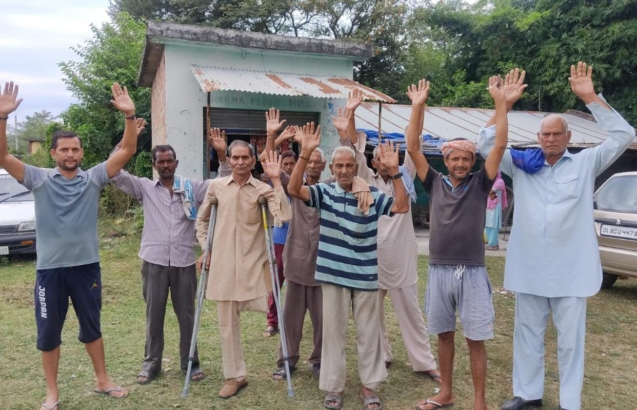 People troubled by the problem of electricity and water demonstrated