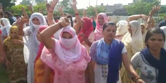 Demonstration of villagers dissatisfied with the revelations of the double murder