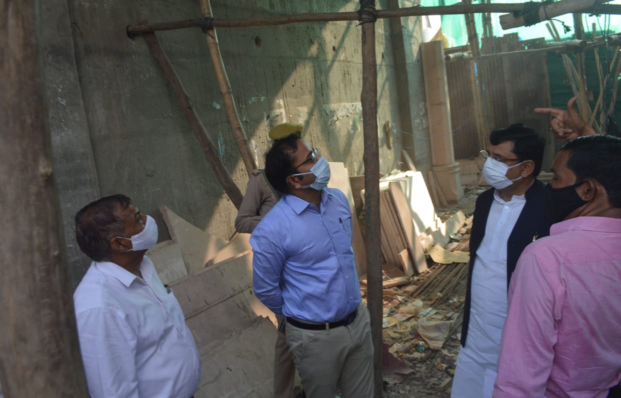 Hathras: DM expressed displeasure over slow pace of beautification, construction works