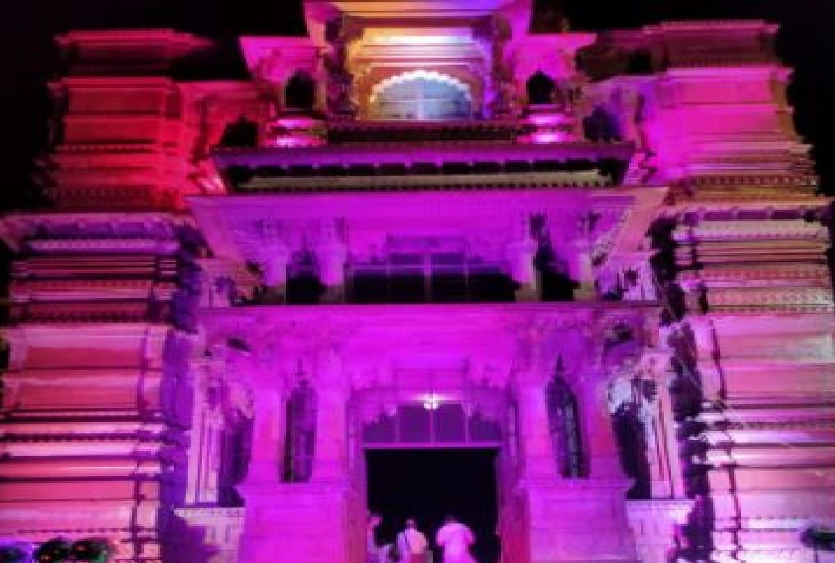 two temples of vrindavan will be illuminated by tiranga lights when India completes 100 crore vaccinations