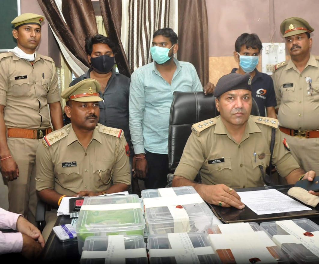Fake note making business busted, three arrested