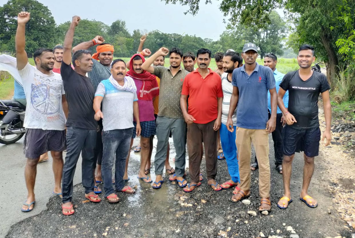 Villagers stopped the construction of the road, demonstrated