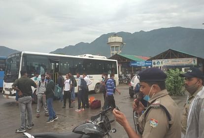 Chardham Yatra:  Police under pressure from the crowd of passengers, appealed to plan the journey comfortably