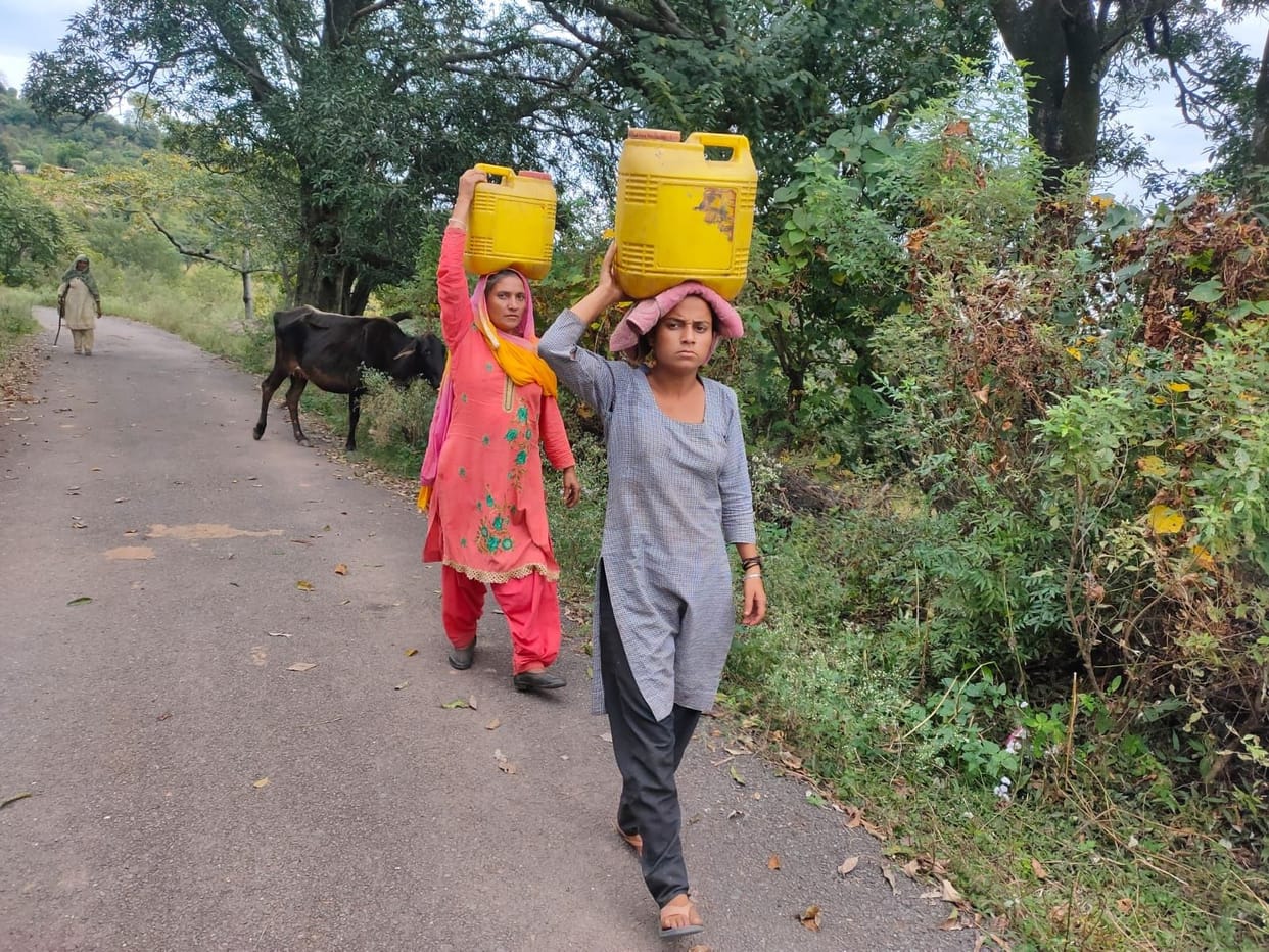 People upset due to interruption of drinking water supply
