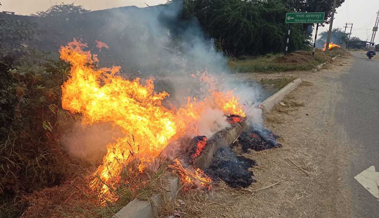 Deputy Commissioner sir Along with the stubble, identify those who burn garbage