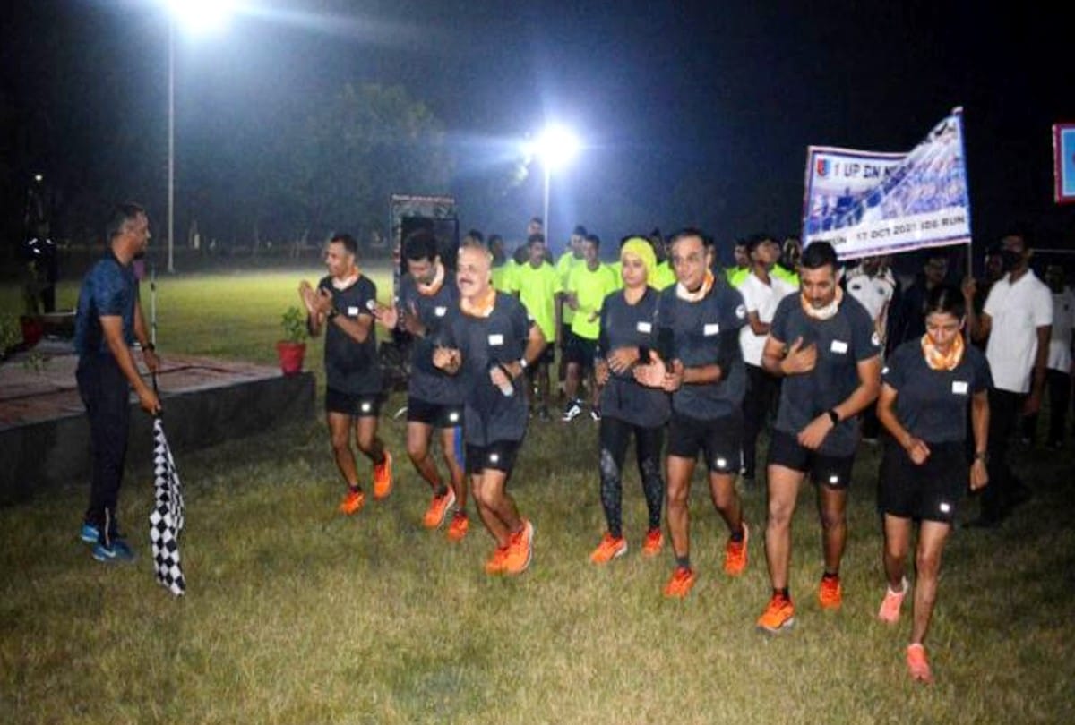 Azadi ka Amrit Mahotsav Defence team takes part in 350-km marathon run from Gwalior to Delhi