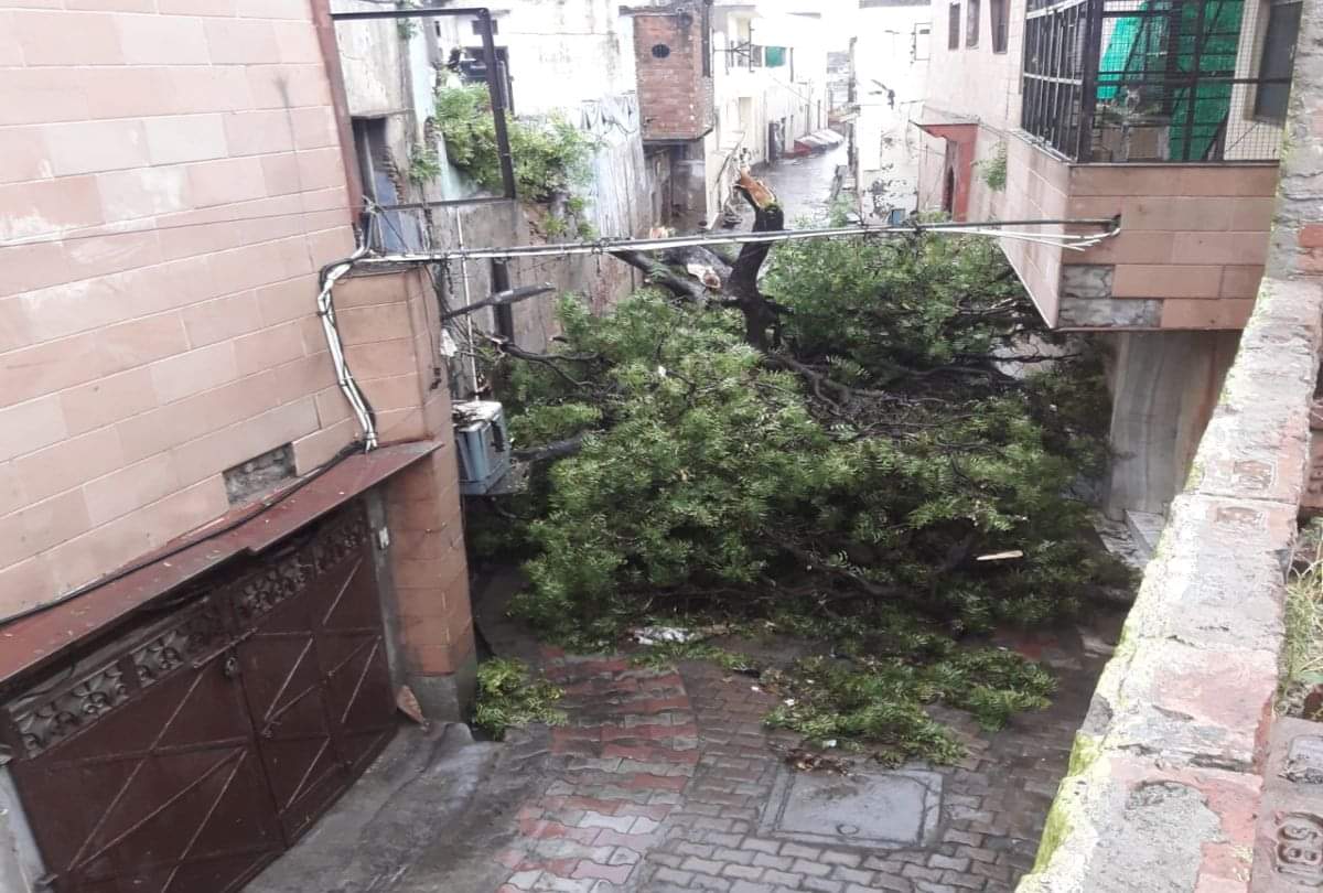 Agra Weather Forecast Today Heavy Rain In Morning