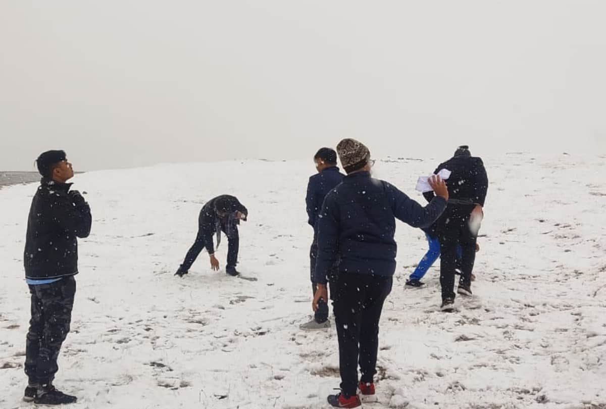 weather update himachal: fresh snowfall in rohtang himachal pradesh manali leh road closed