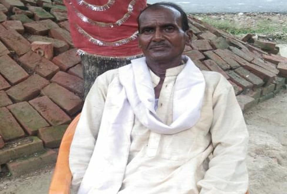 Elderly farmer sleeping outside his house killed by head in Holagarh Prayagraj police detain son