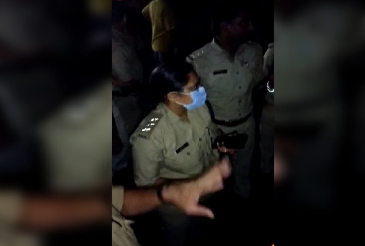 Road Accident In Agra At Yamuna Kinara After No Entry One Girl Died