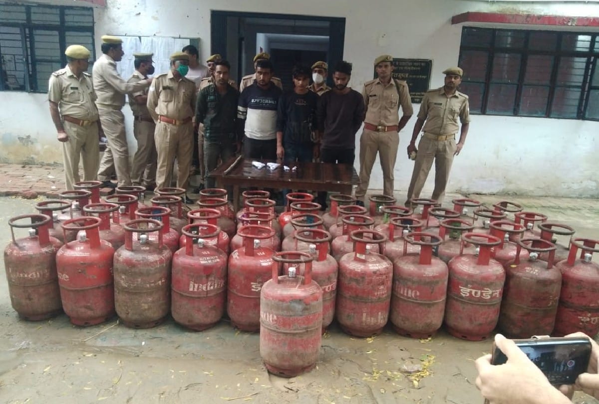 Police arrested four robbers for gas warehouse robbery case in mathura